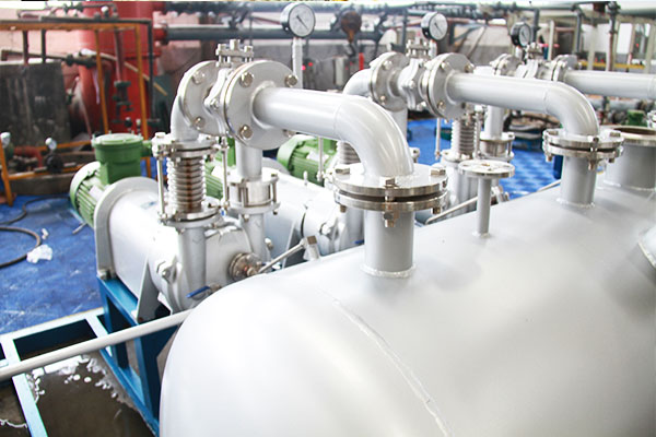 新安江工業(yè)泵為您提示，羅茨真空機組選型應(yīng)該注意什么？